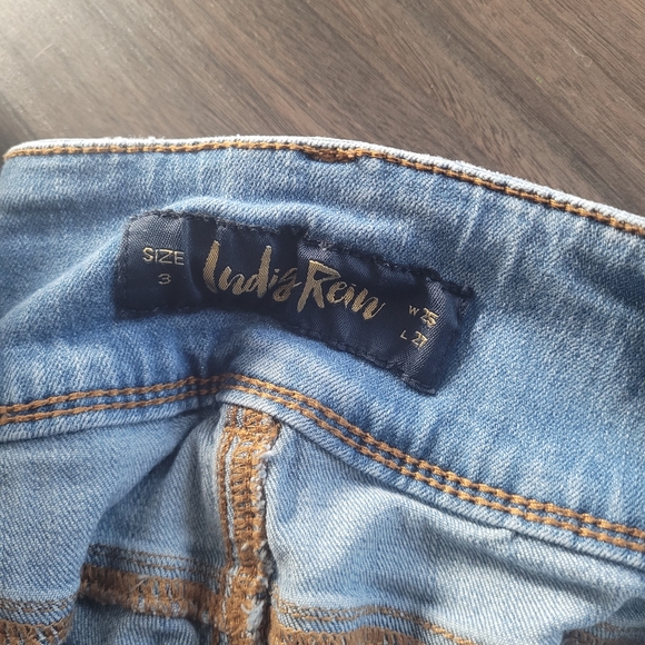 Size 3 Jeans - Picture 2 of 2
